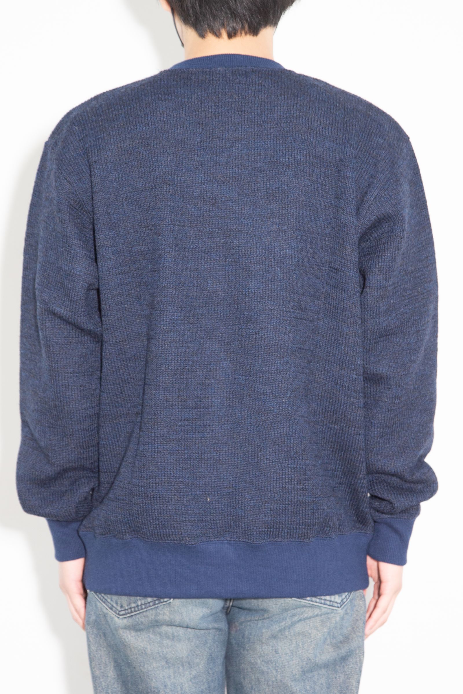 CHILLIN’ WEEKEND刺繍 スウェット / ネイビー