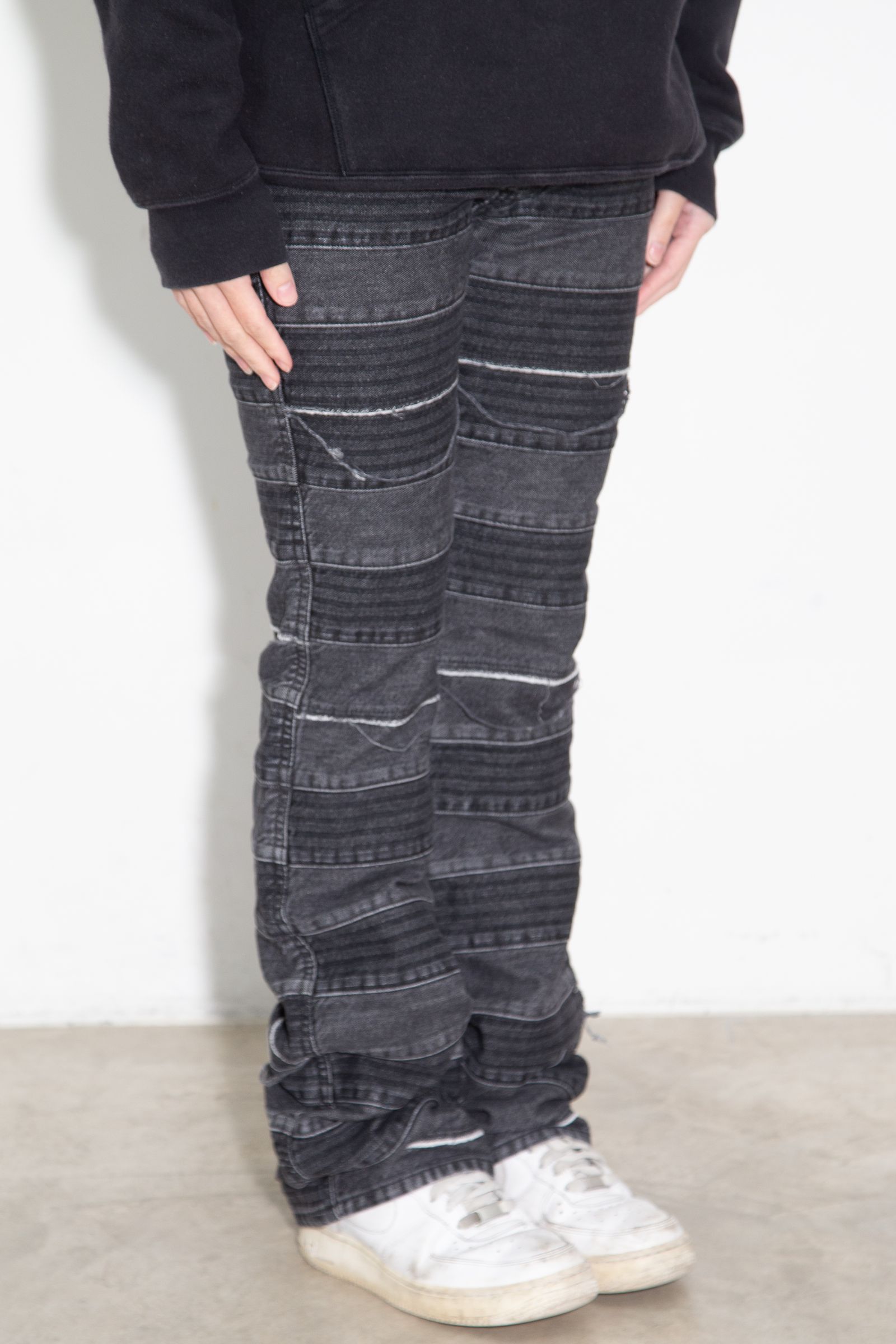 スクラッチフレアデニムパンツ / ブラック