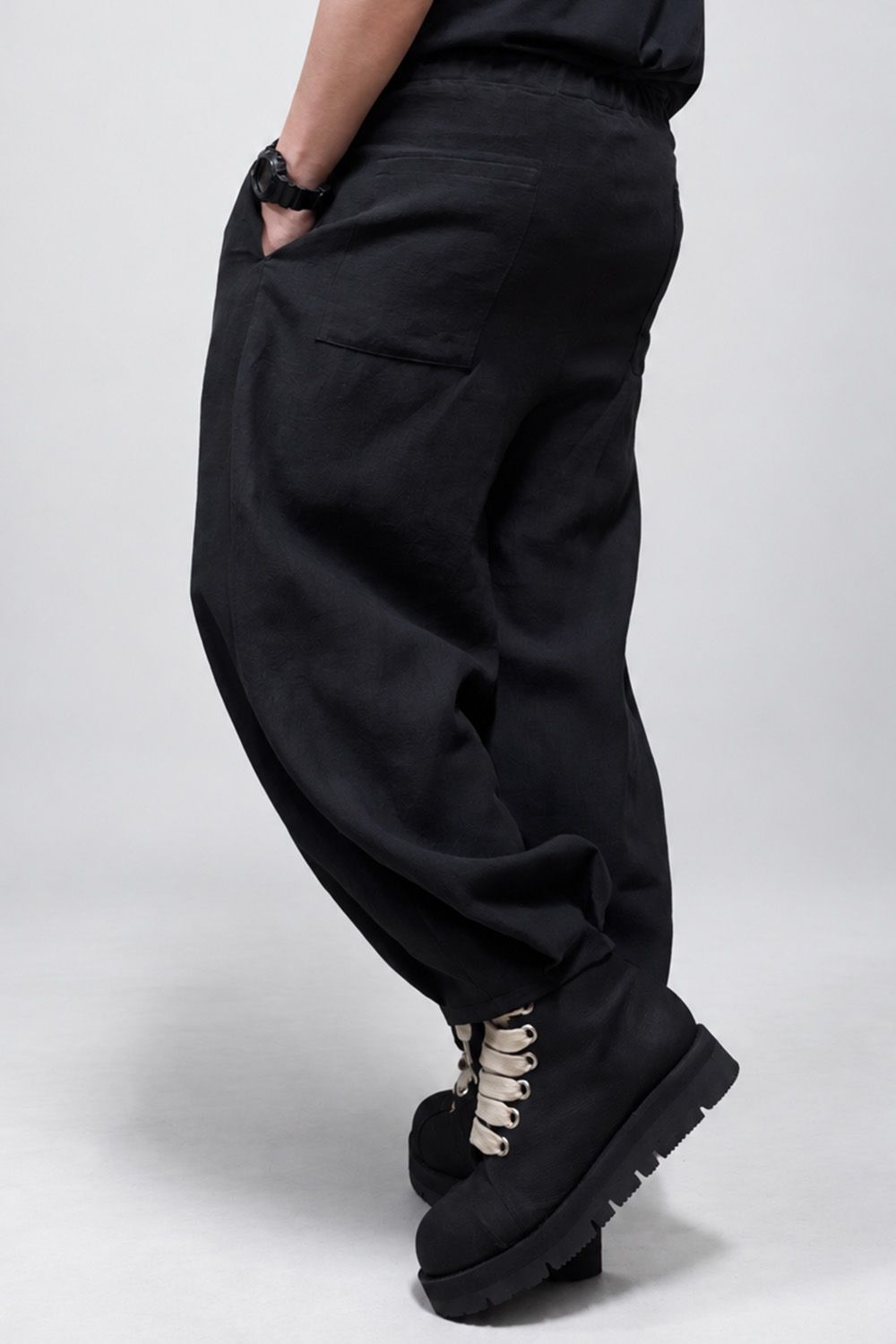 ［ラスト1点 サイズ1］Linen Tucked Hem Wide Easy Pants / ブラック