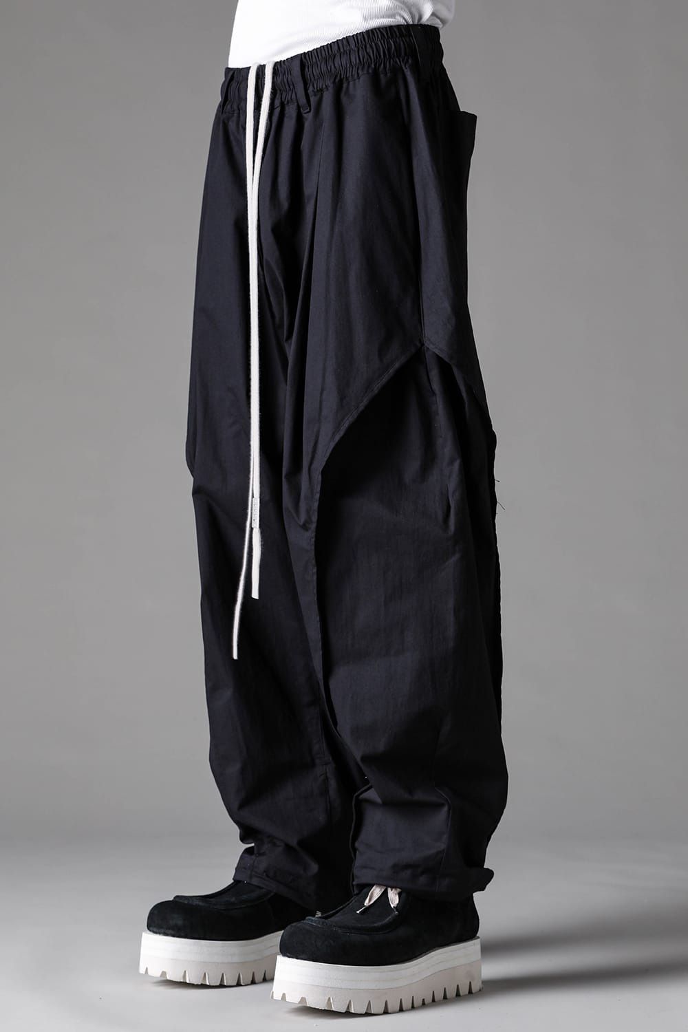 Side Tuck Tapered Pants