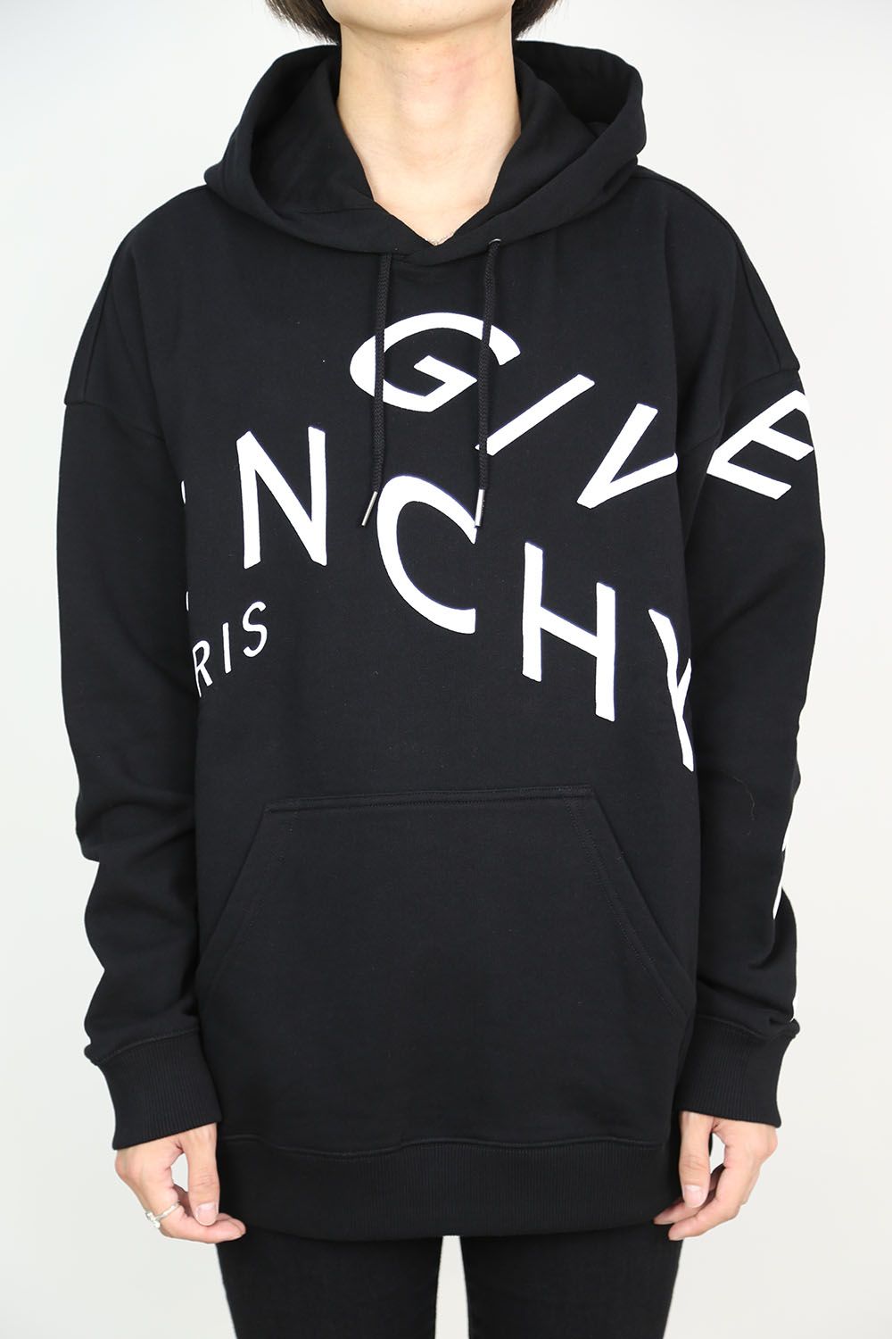 GIVENCHY - GIVENCHY LOGO HOODIE / ブラック | Tempt