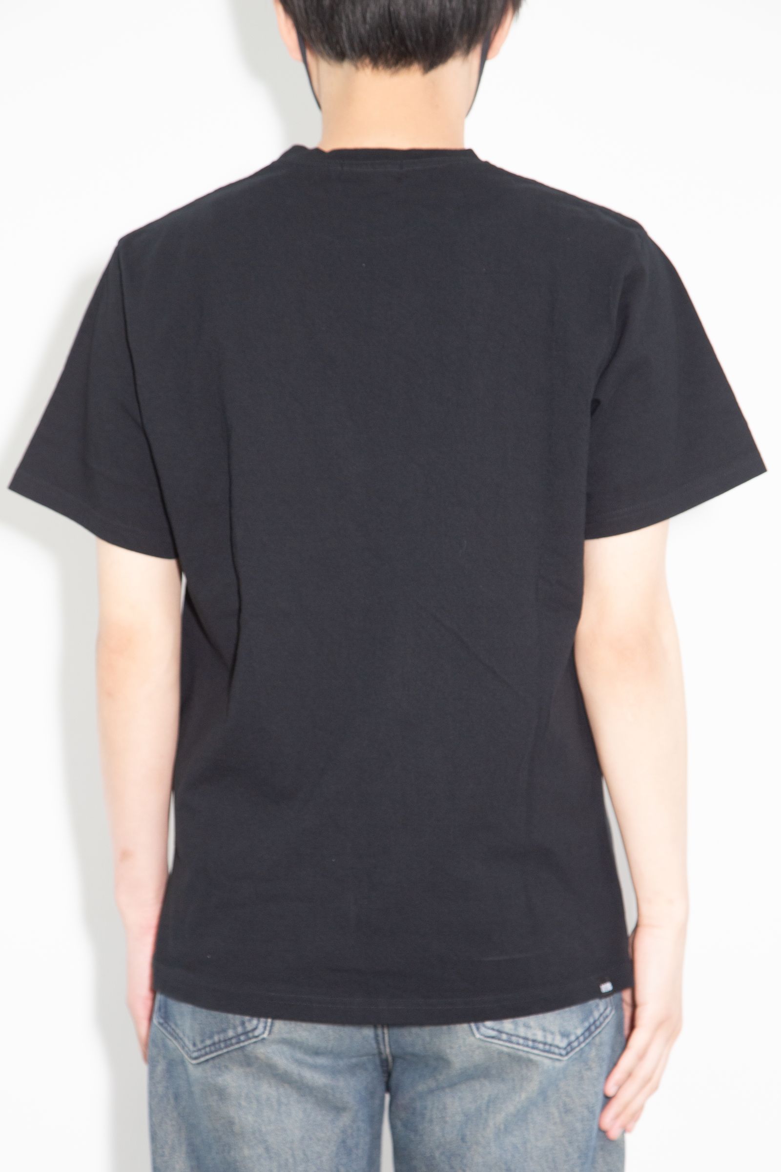 EVERY DAY HOLIDAY Tシャツ / ブラック