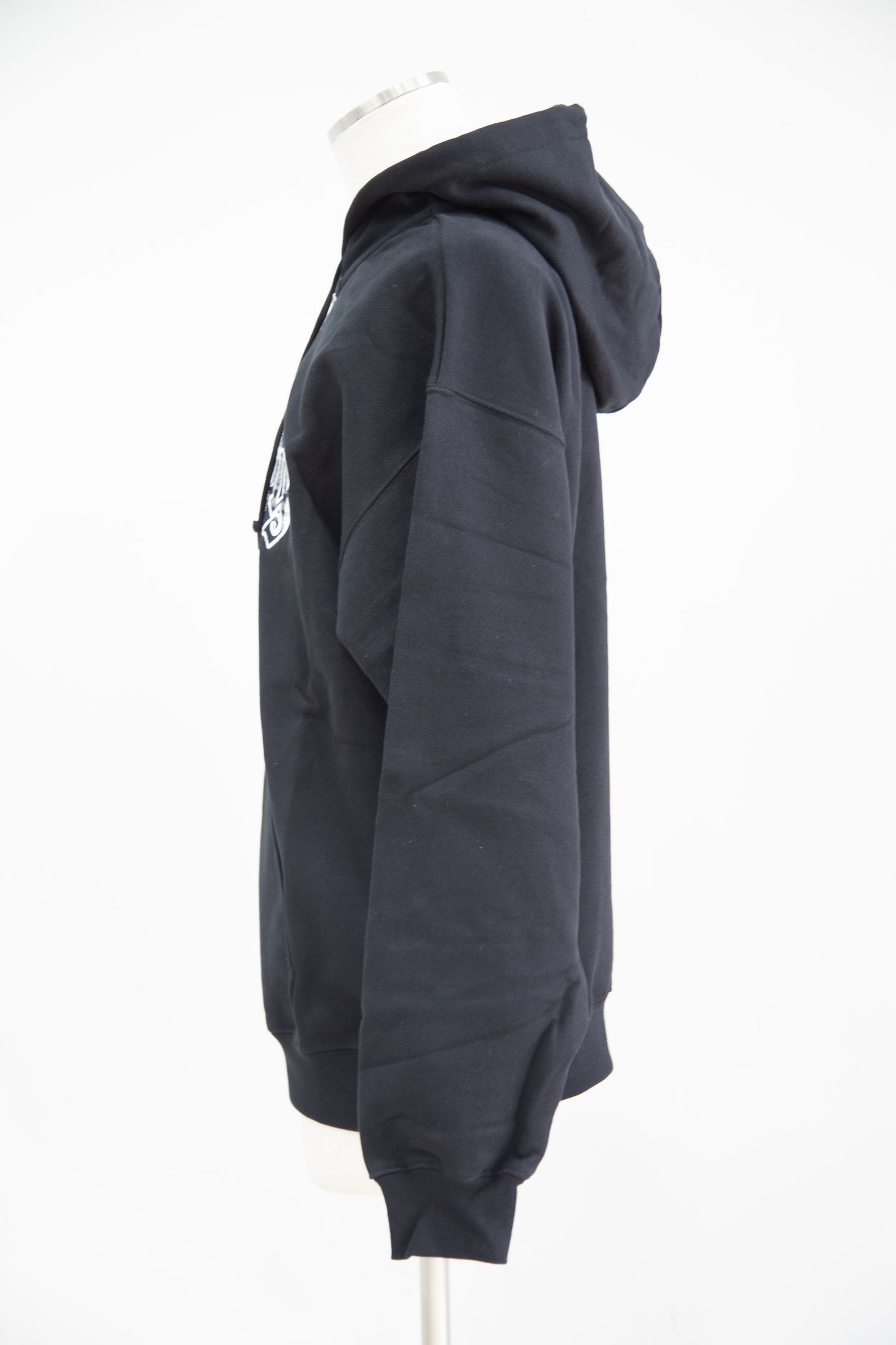 PATCHED LOGO ZIP UP HOODIE SWEATSHIRT / ブラック