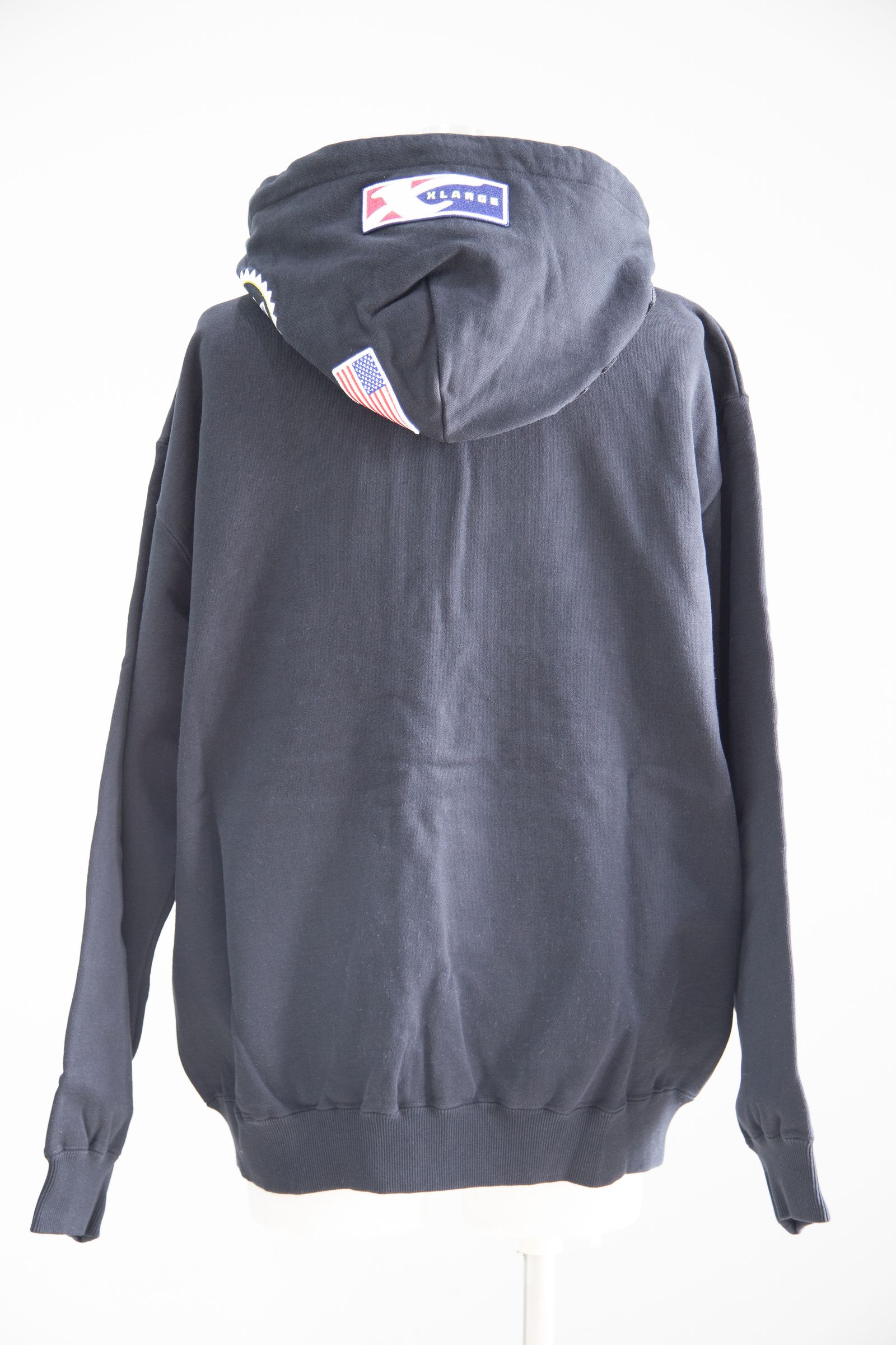 MULTI EMBLEM ZIP HOODED SWEATSHIRT / ブラック