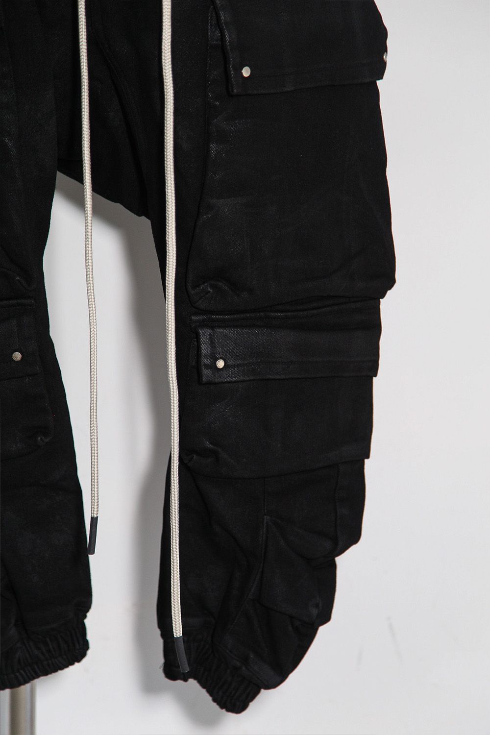 [ラスト1点 サイズ3] 【コーティングあり】サルエルカーゴジョガーパンツ / COATED SAROUEL CARGO JOGGER DENIM / ブラック / ag-12042-1