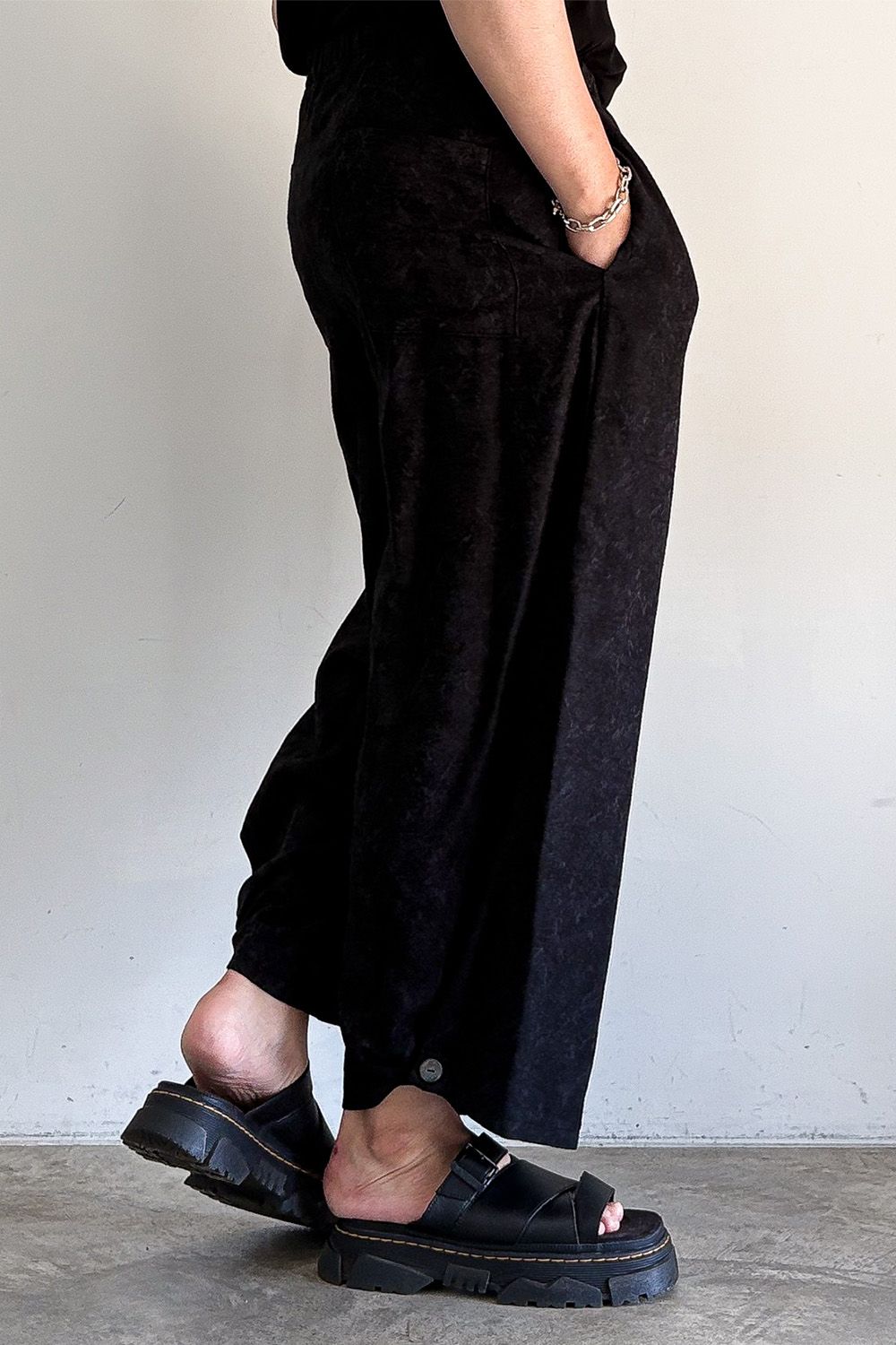 ［ラスト1点 サイズ1］Wide Easy Pants with Hem Button