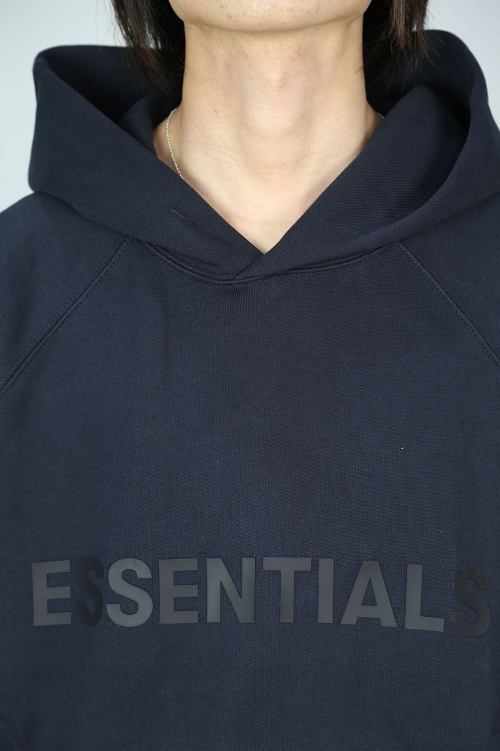FRONT LOGO HOODIE / ネイビー