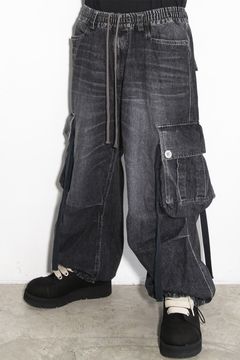 春ニット×昨年即完売したワイドデニム
