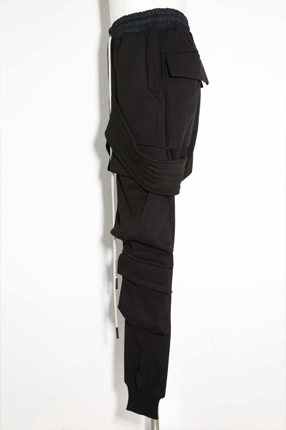 ボンバーヒートベルトカーゴサルエルスウェットパンツ / Bomber Heat Belt Cargo Sarouel Pants / ブラック / ag-10059
