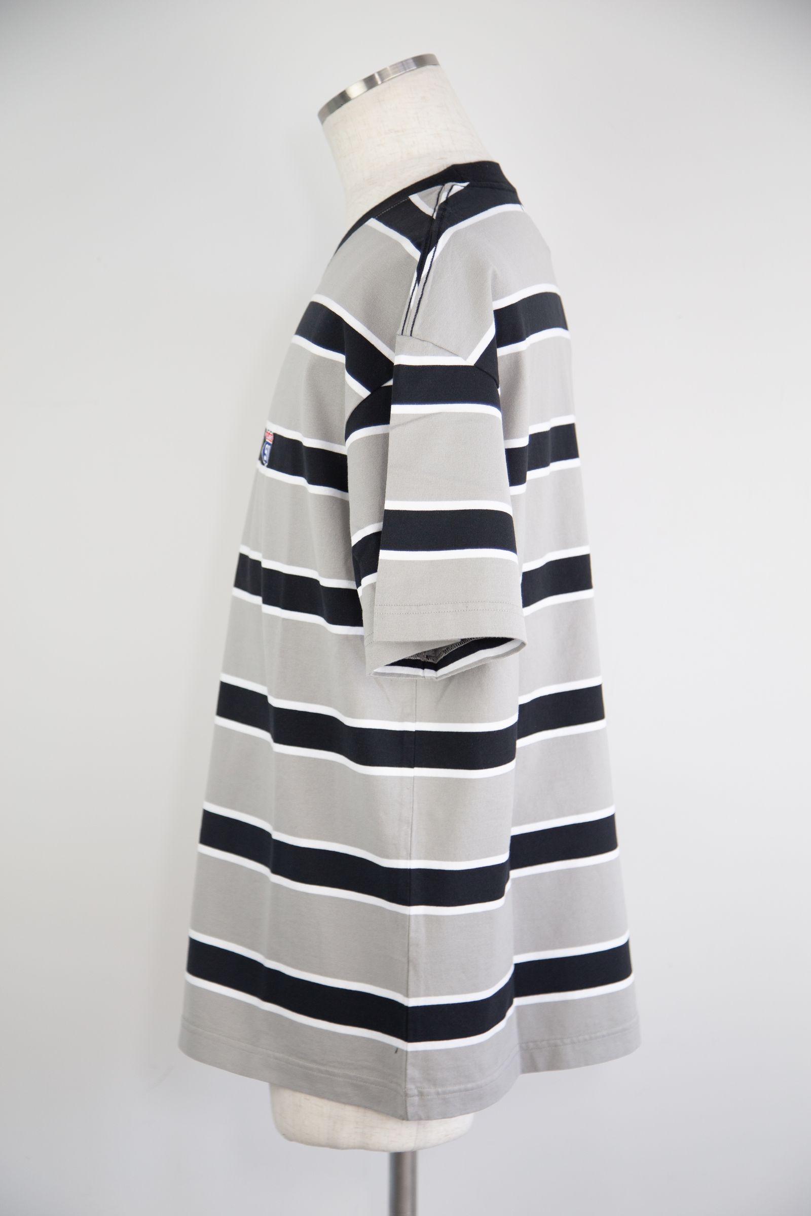 XL91 STRIPED S/S TEE / グレー