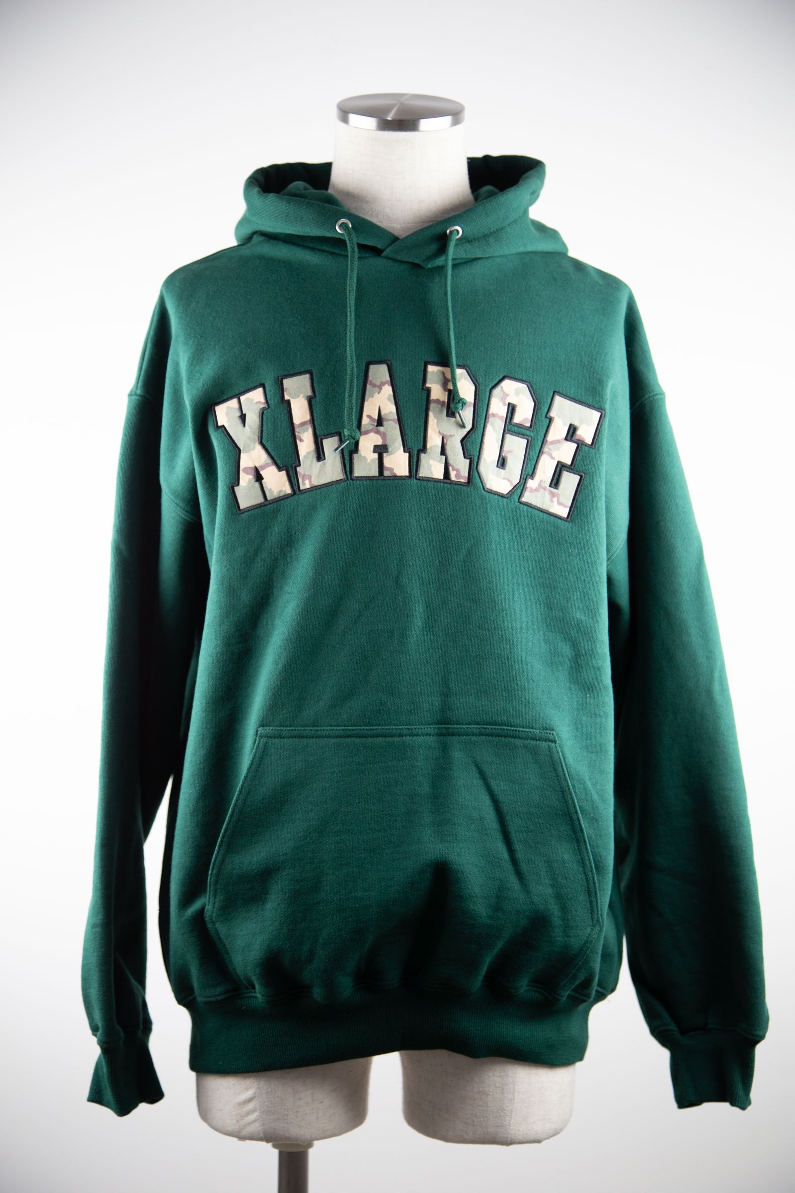 XLARGE - CAMO LOGO PULLOVER HOODED SWEAT / グリーン | Tempt