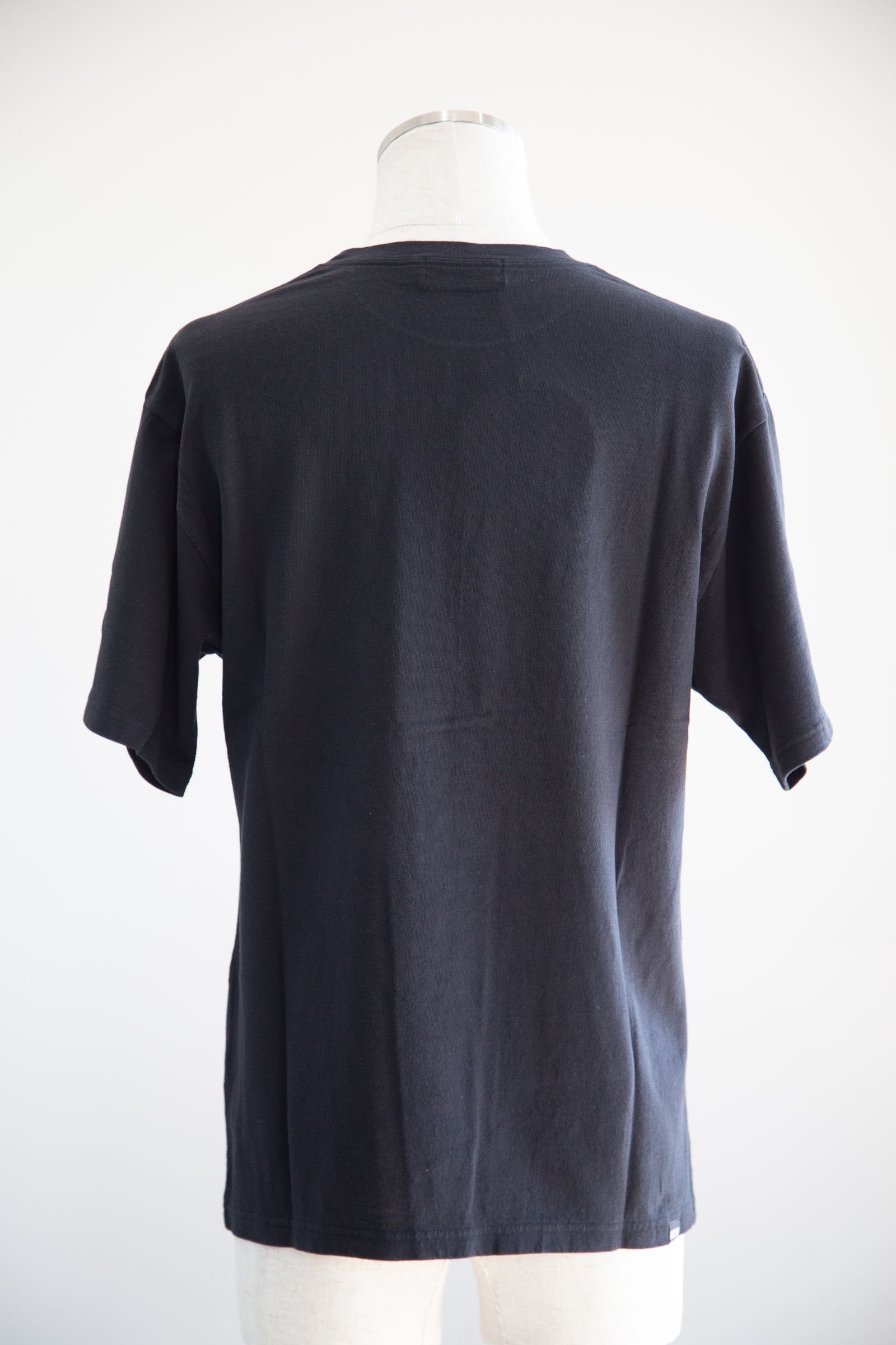 SATISFACTION Tシャツ / ブラック
