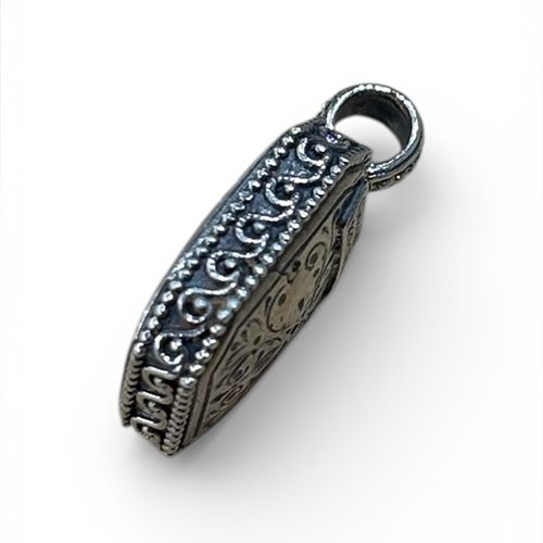 Garden Shadows Polygon Pendant in Sterling Silver / GP047