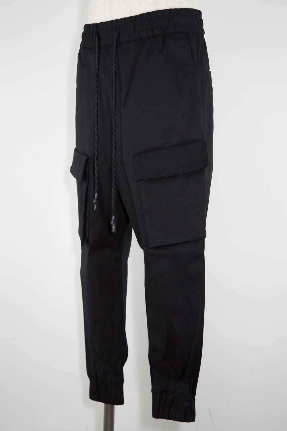 RIPVANWINKLE - CROSS CARGO PANTS / ブラック | Tempt