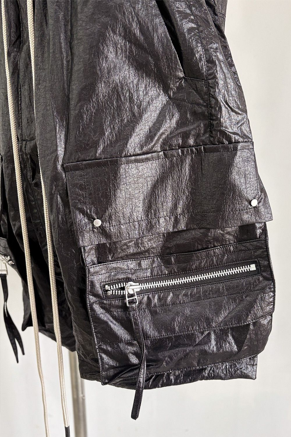 CARGO SHORTS / ブラック
