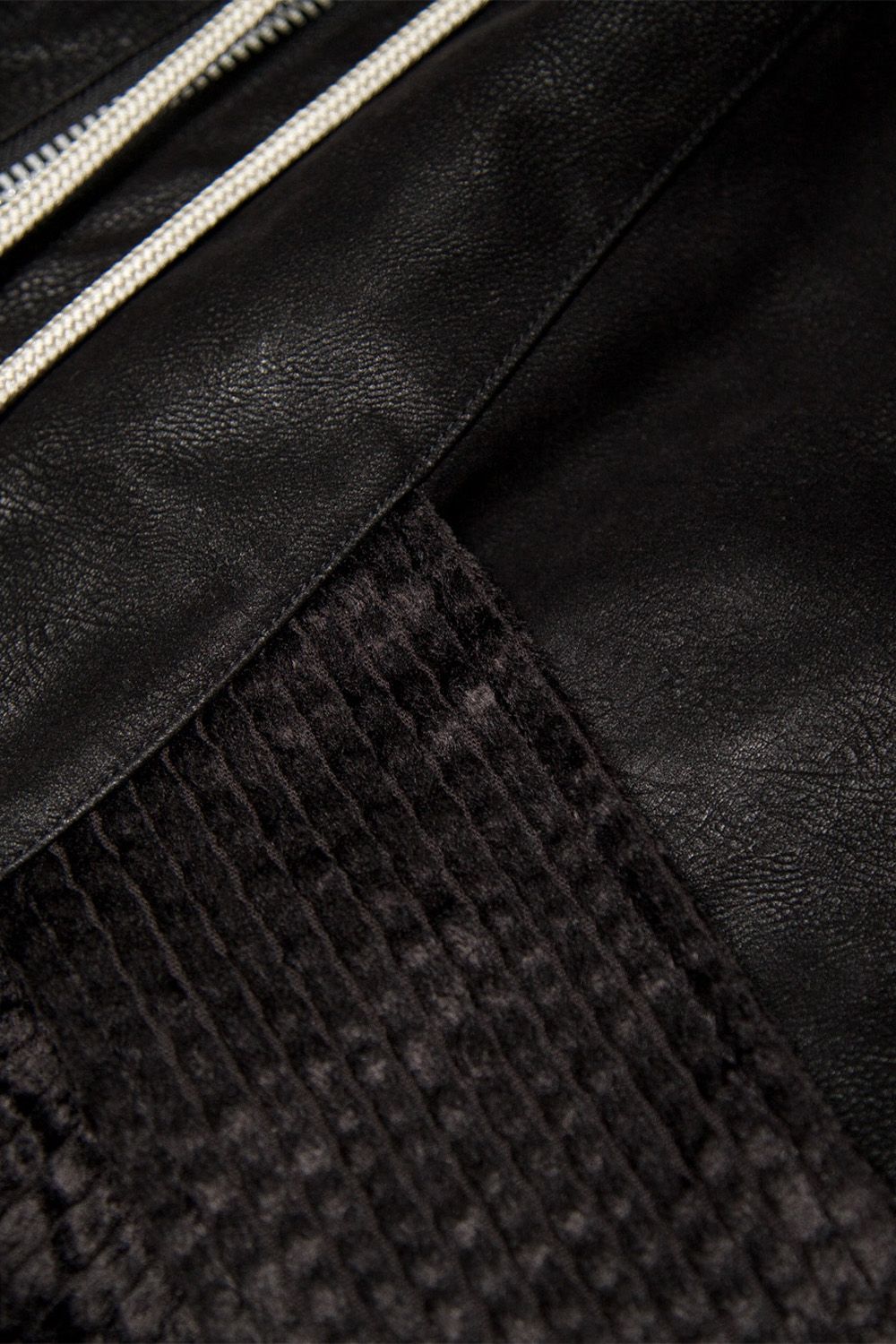 シンセティックレザーベルトカーゴショーツ / BELT CARGO SHORTS / ブラック / ag-12052