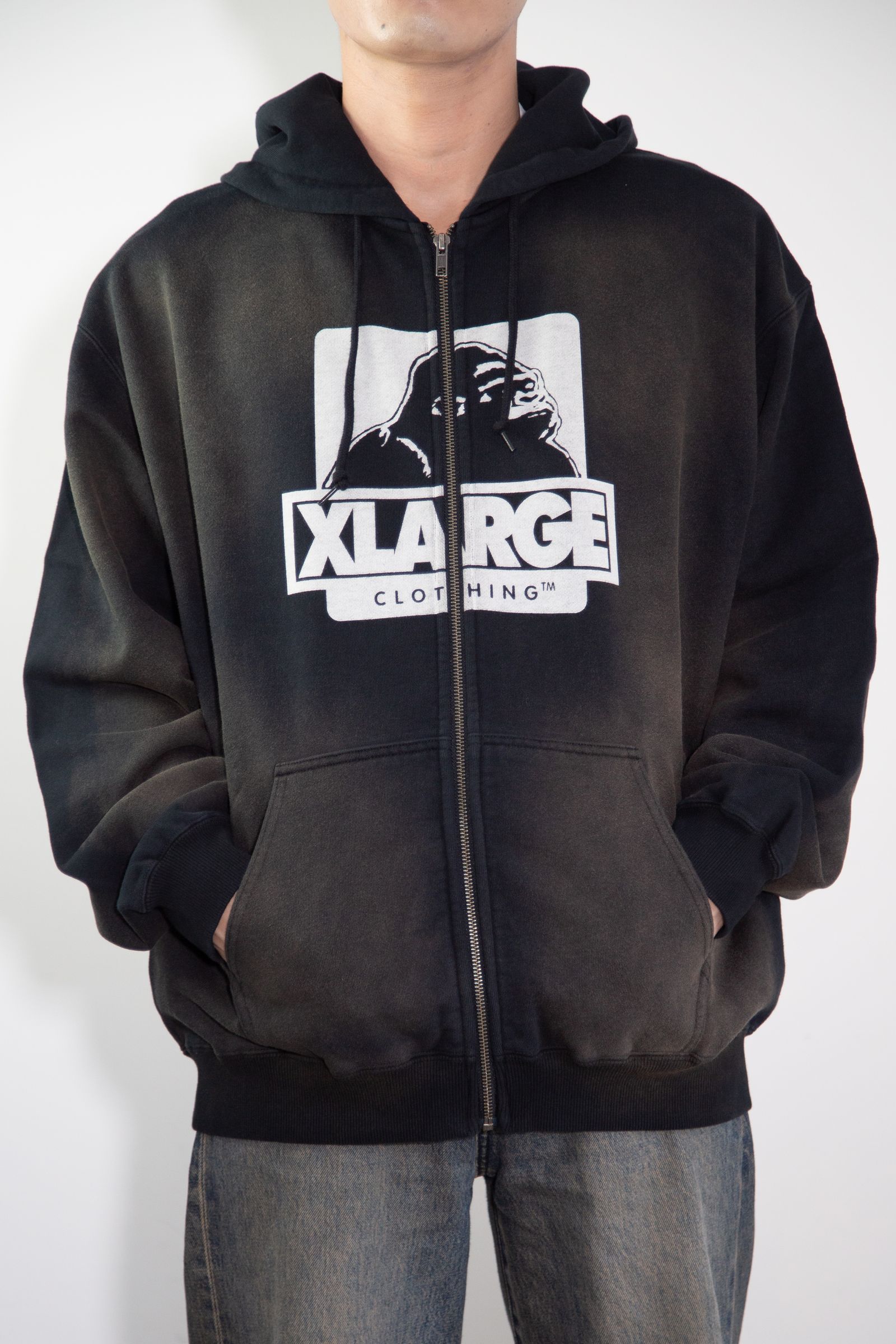 DISCHARGE PRINTED OG ZIP HOODED SWEATSHIRT / ブラック