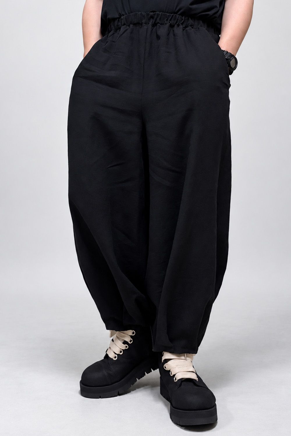 ［ラスト1点 サイズ1］Linen Tucked Hem Wide Easy Pants / ブラック