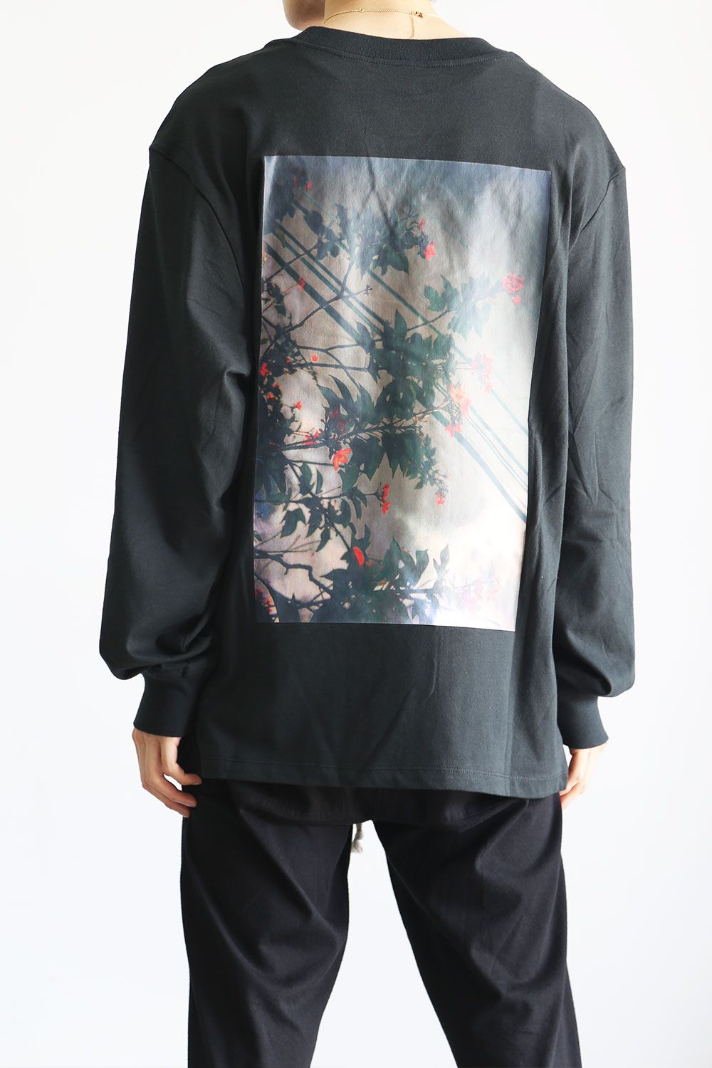 FOG ESSENTIALS - FLOWER PHOTO L/S TEE / ブラック | Tempt