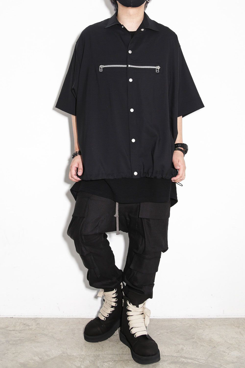 ブーツは今秋再入荷予定。