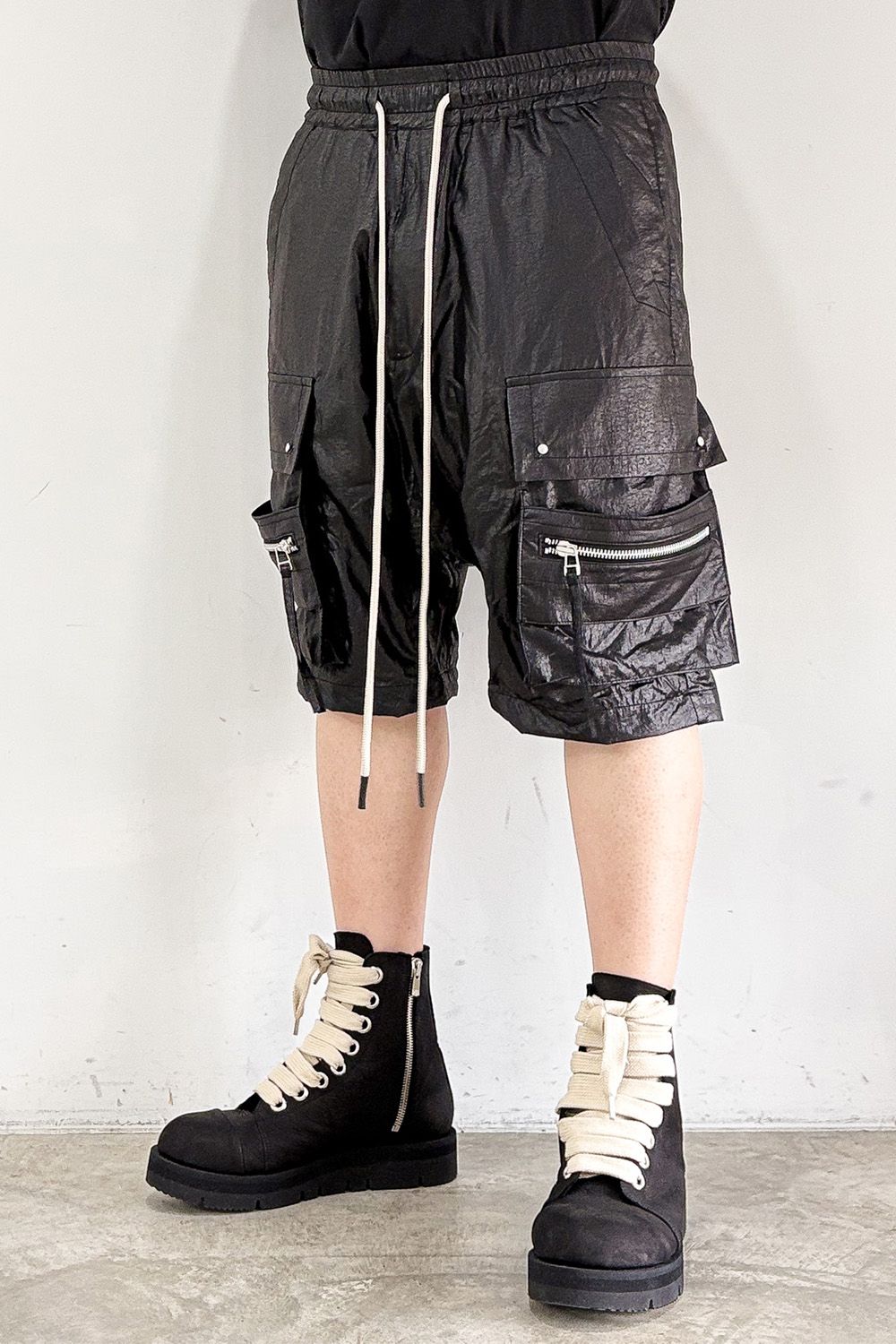 CARGO SHORTS / ブラック