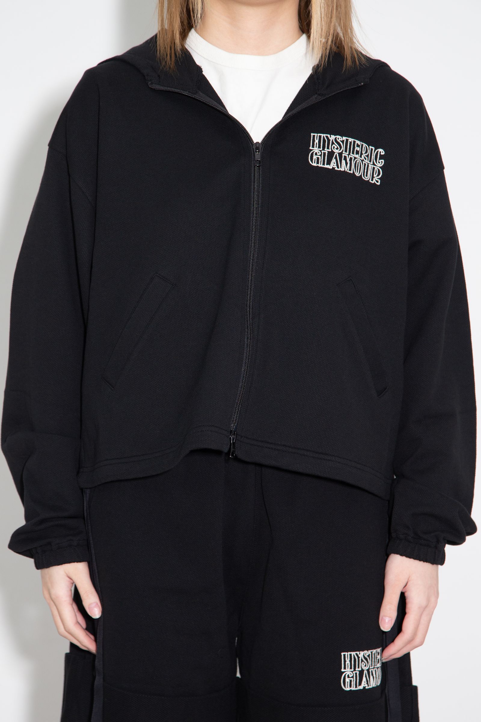 【セットアップ】TAKES ME HIGHER刺繍 パーカー、HYSTERIC刺繍 ショートパンツ / ブラック