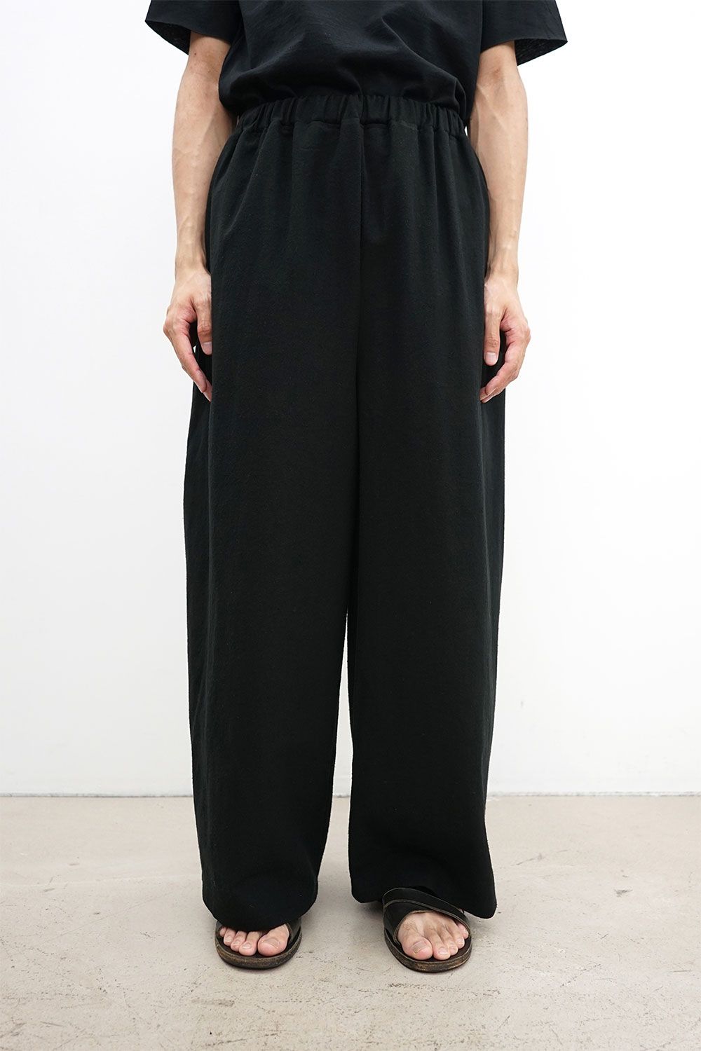 Wide Easy Pants with Hem Button / ブラック