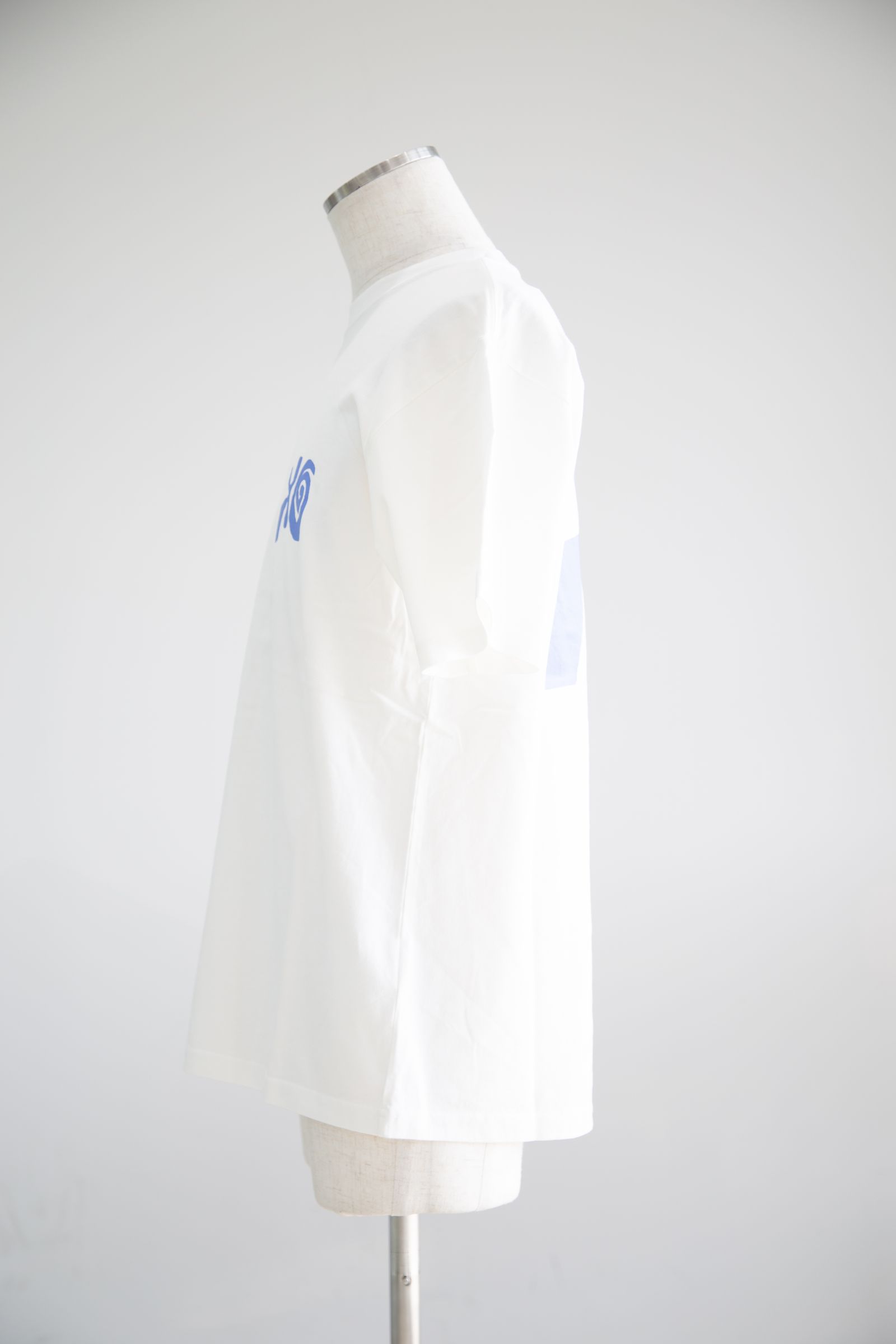 XG TYPOGRAPHY S/S TEE / ホワイト