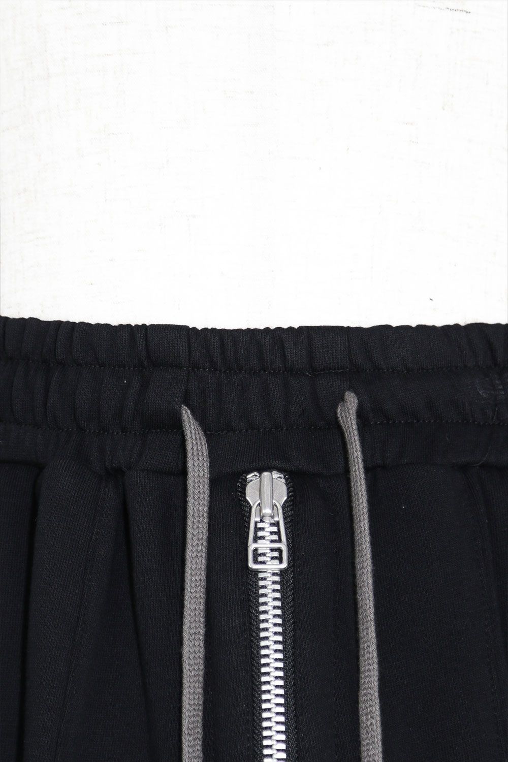 ベルトカーゴスウェットサルエルショーツ / Belt Cargo Sweat Sarouel Shorts / ブラック / ag-9046