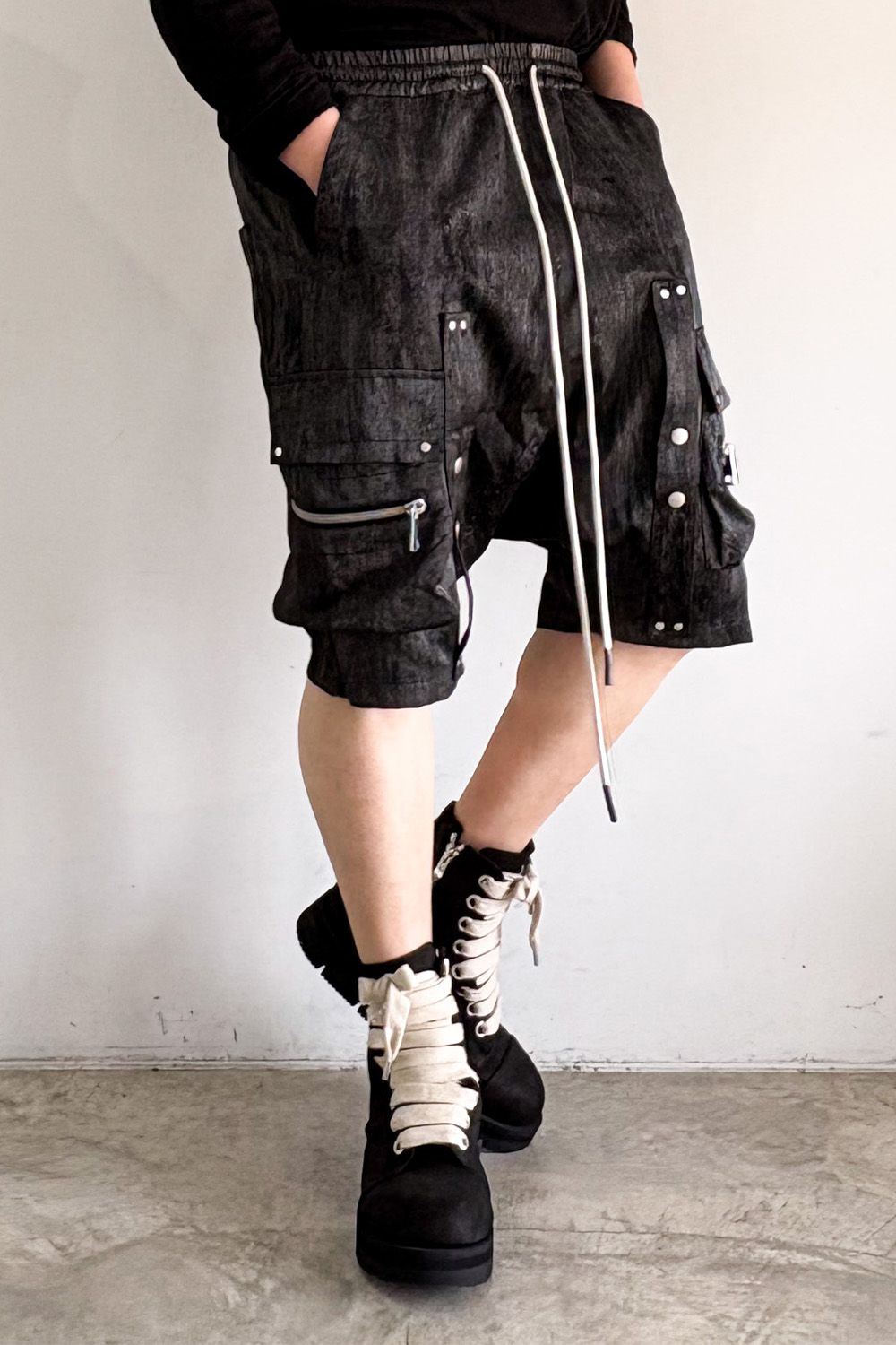 CARGO SHORTS / ブラック