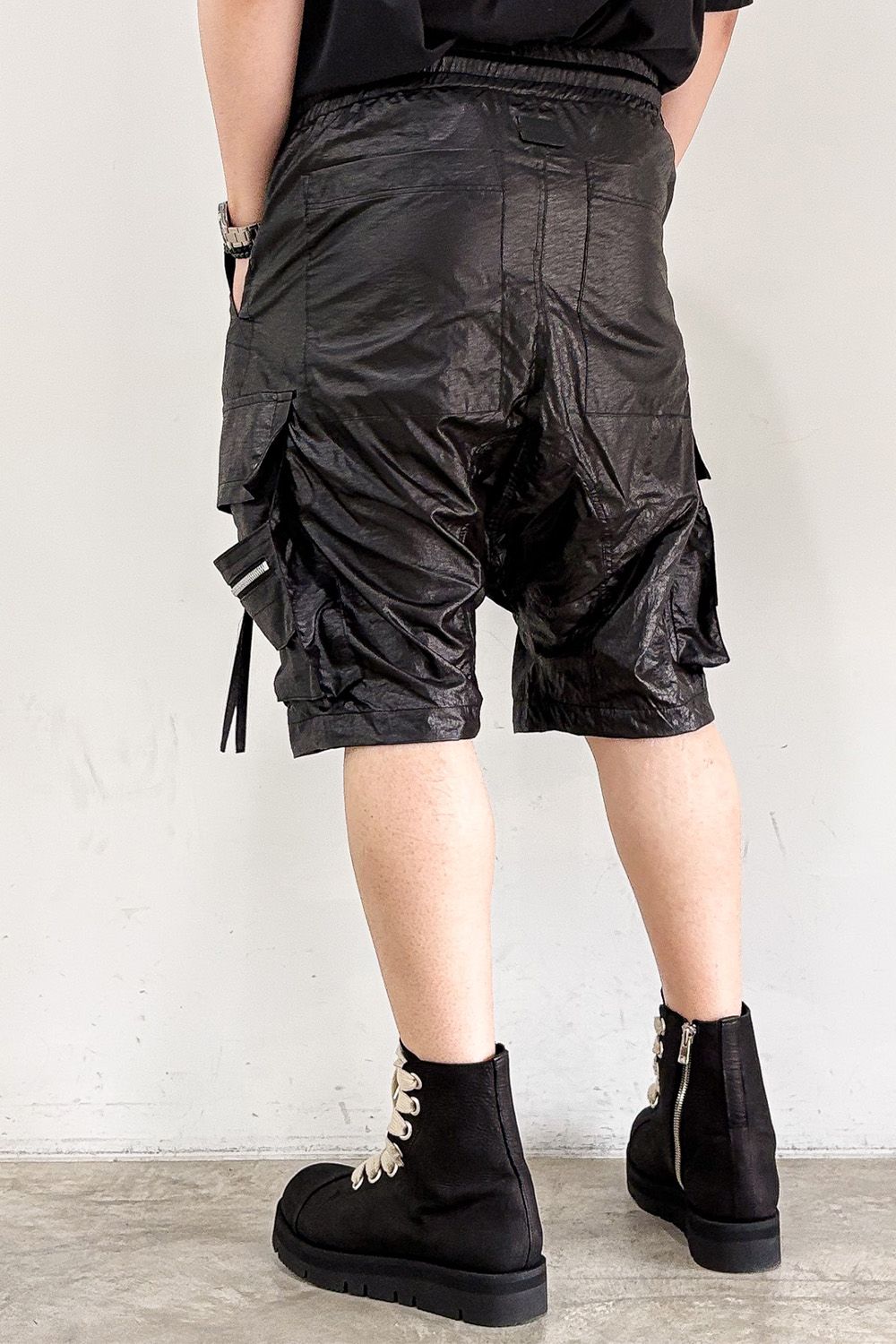 CARGO SHORTS / ブラック