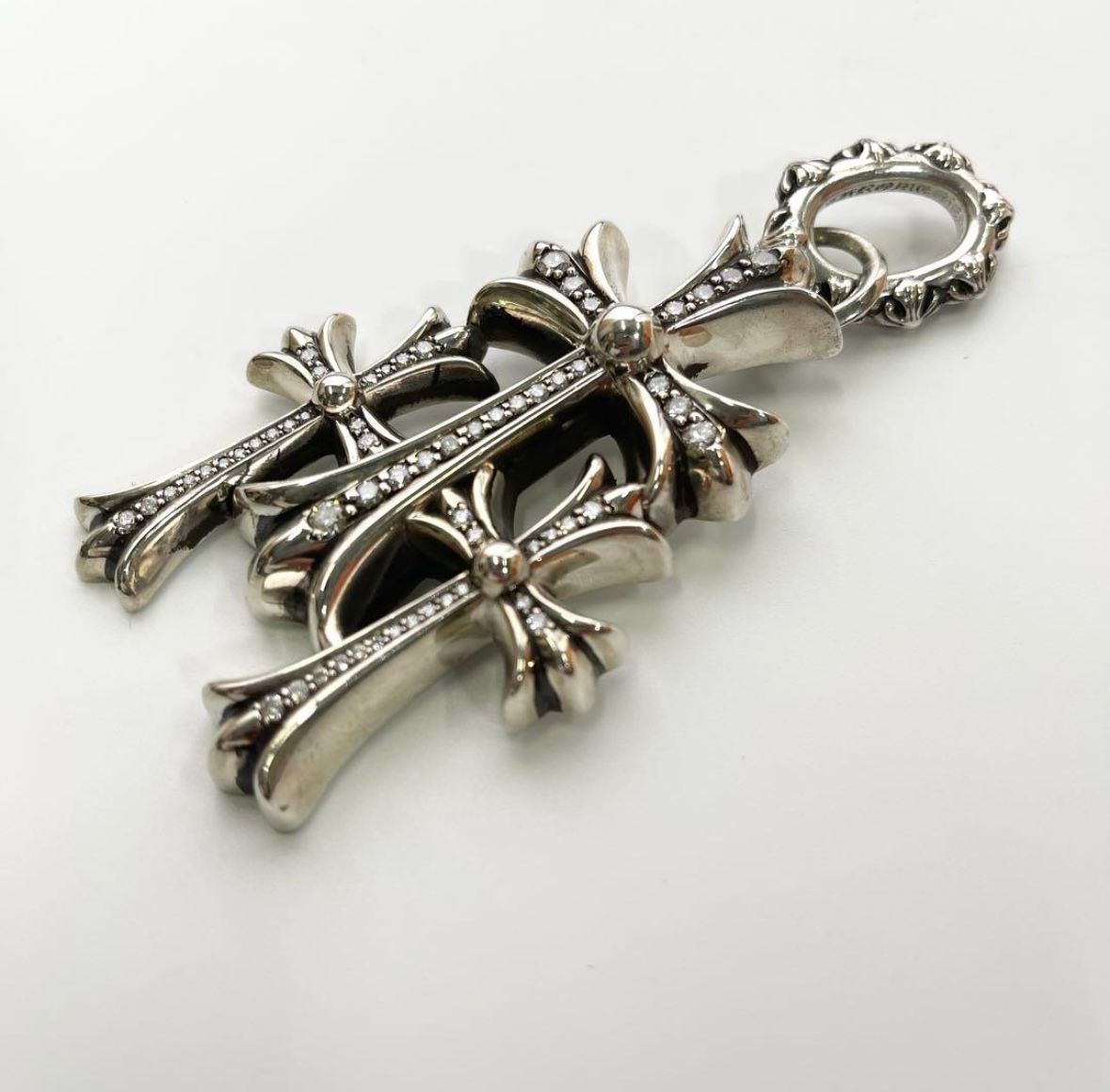 【Chrome】クロムハーツトリプルCHクロス スモール PAVEダイヤ CHROME HEARTS クロムハーツ トリプルCHクロス スモール PAVE