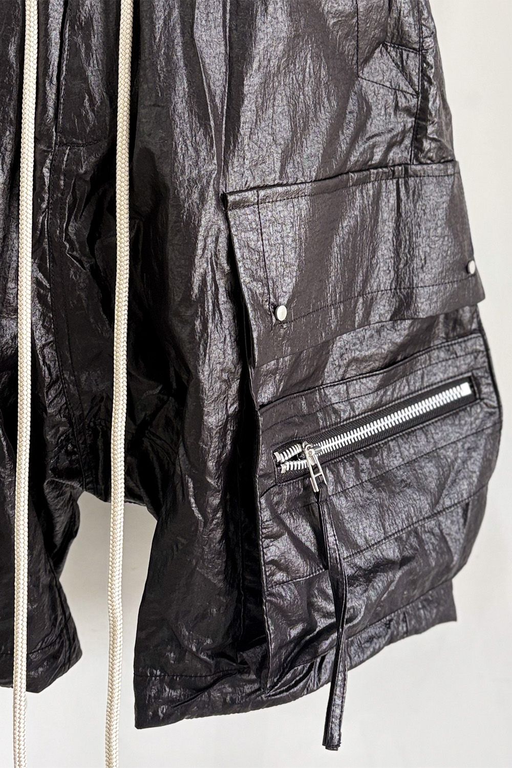 CARGO SHORTS / ブラック