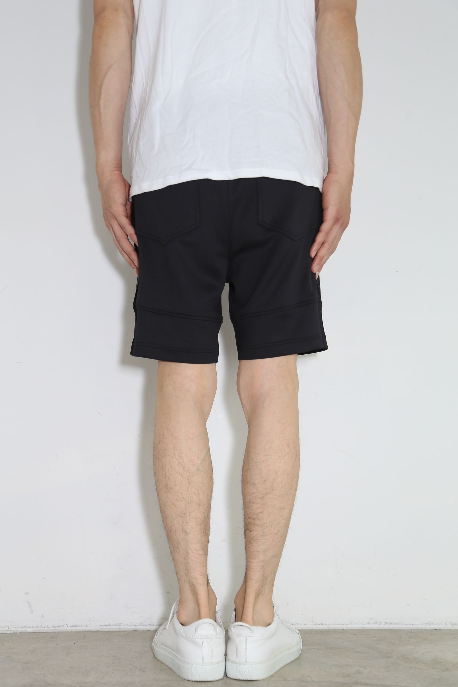 TYLER LINE SHORTS / ブラック
