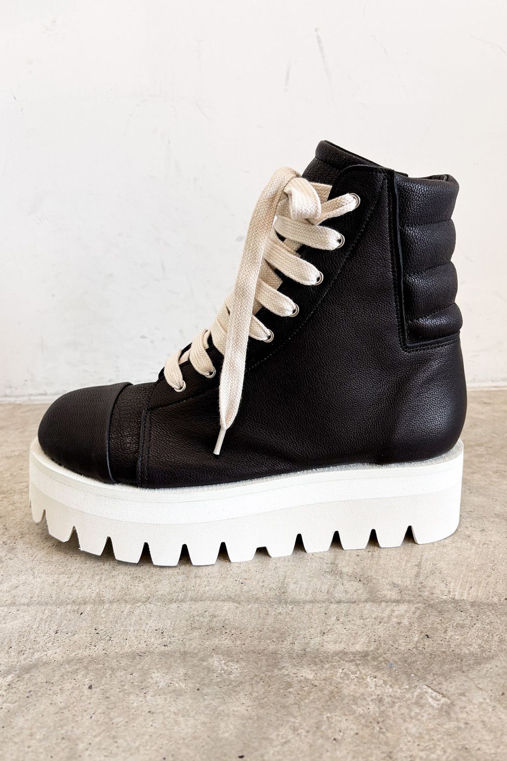 BOOTS / ブラック×ホワイト