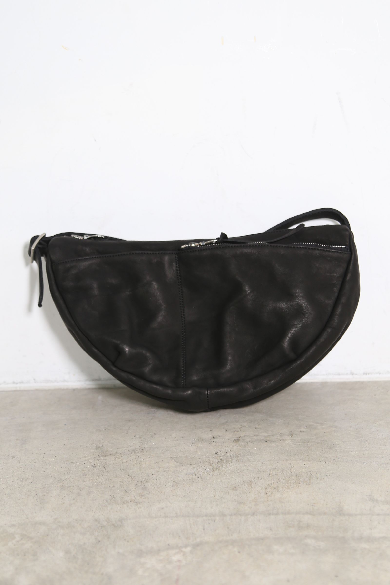 [9月〜10月入荷予定] DOUBLE SHOULDER GARMENT-DYED SHOULDER BAG / ブラック