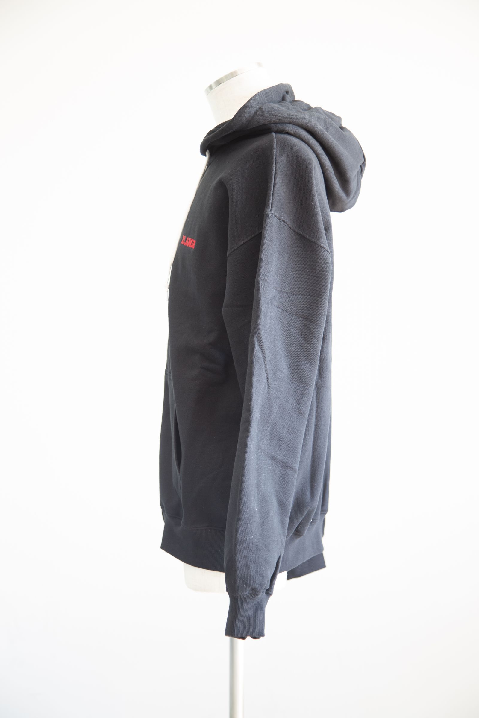 STANDARD LOGO ZIP HOODED SWEATSHIRT / ブラック