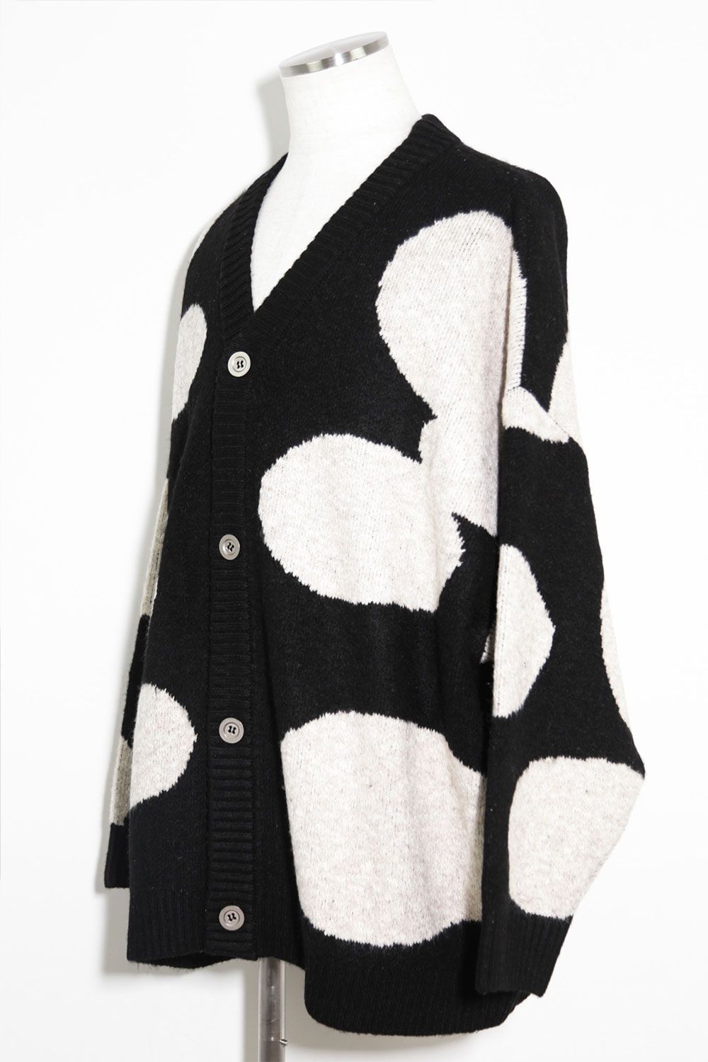ドット模様オーバーサイズカーディガン / Polka Pattern Knit Cardigan / ブラック×ベージュ / ag-8010