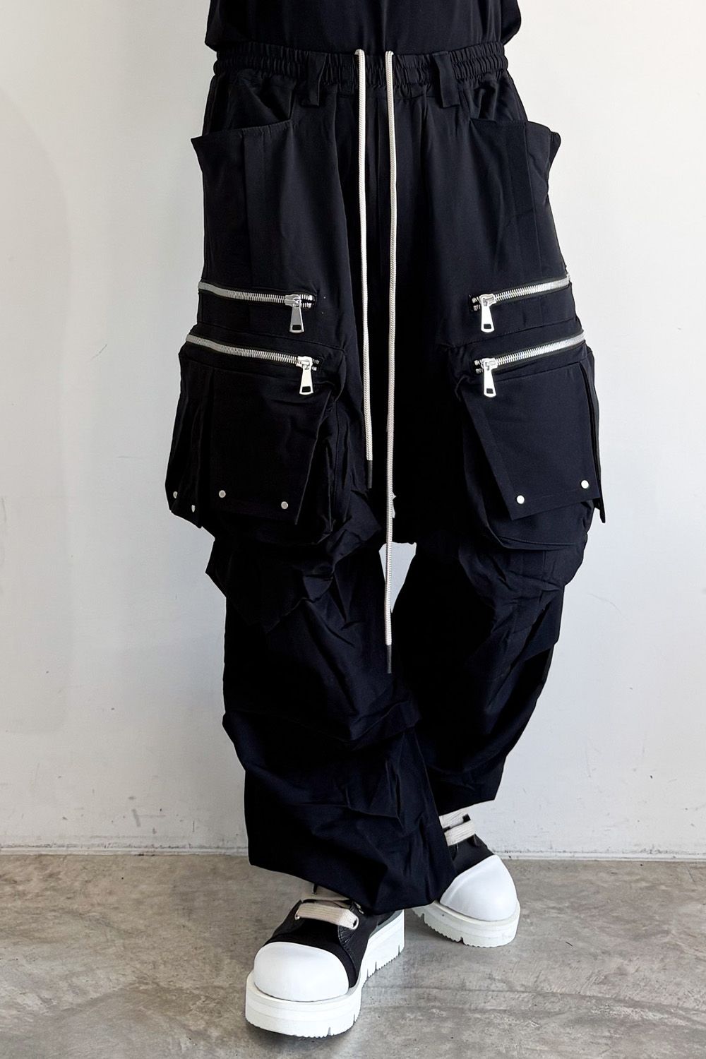 CARGO TUCK WIDE / ブラック