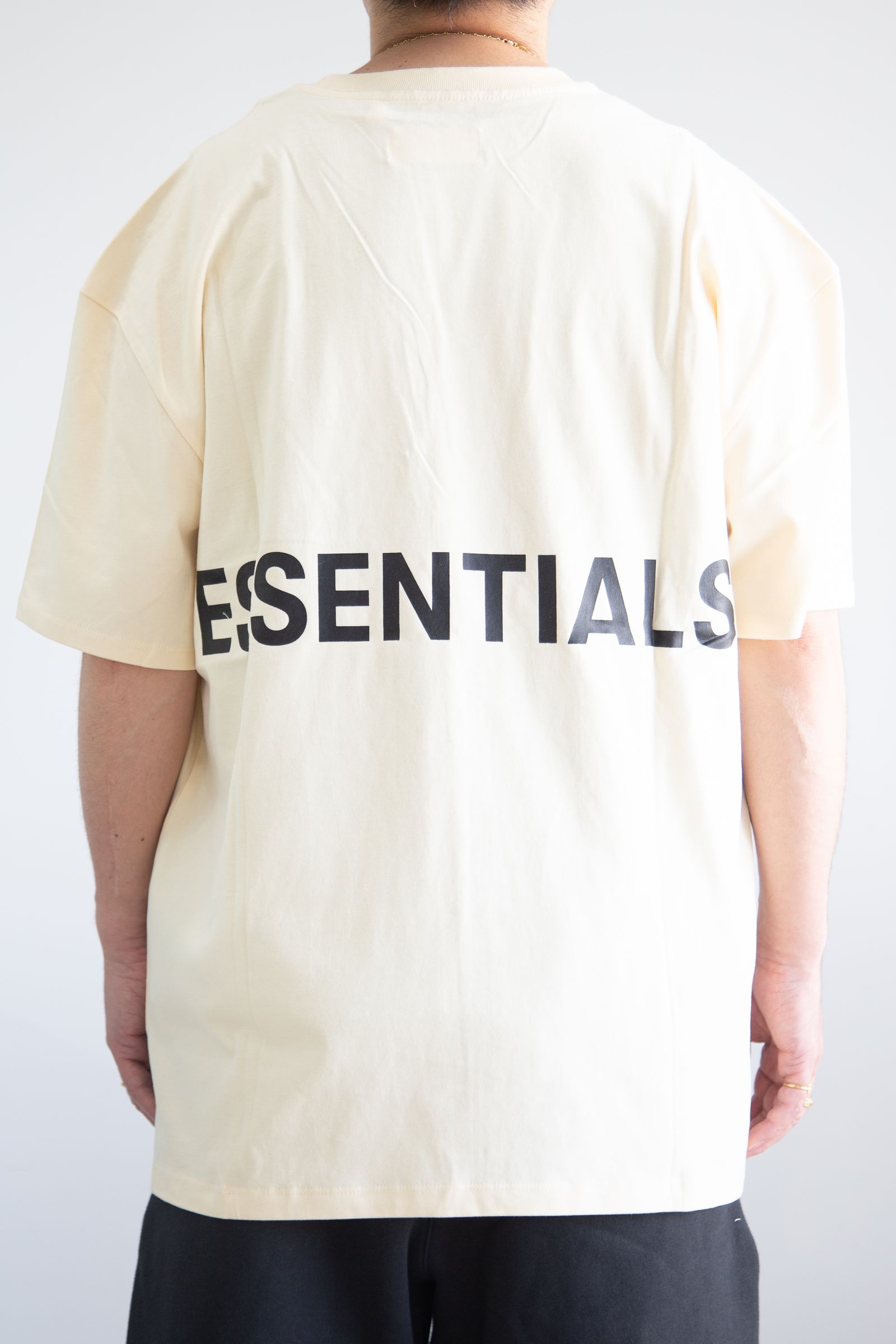 BACK LOGO S/S TEE / クリーム