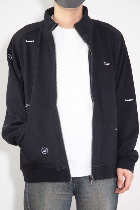 MULTI EMBROIDERY SWEAT ZIP-UP / ブラック