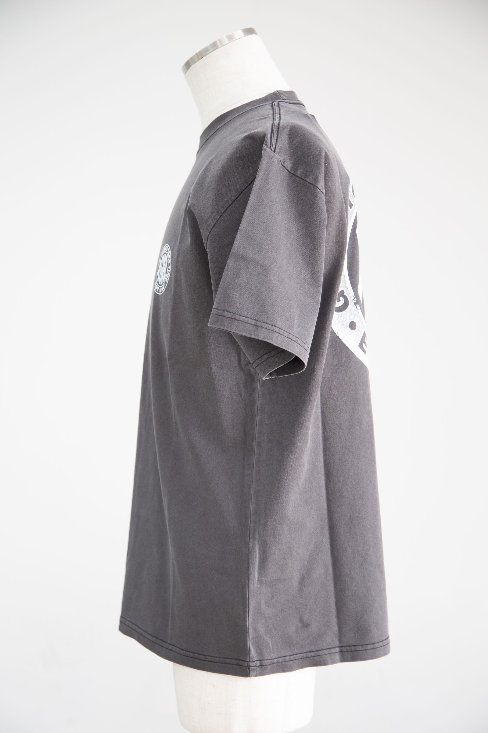 DISTRESSED CIRCLE LOGO S/S TEE / ブラック