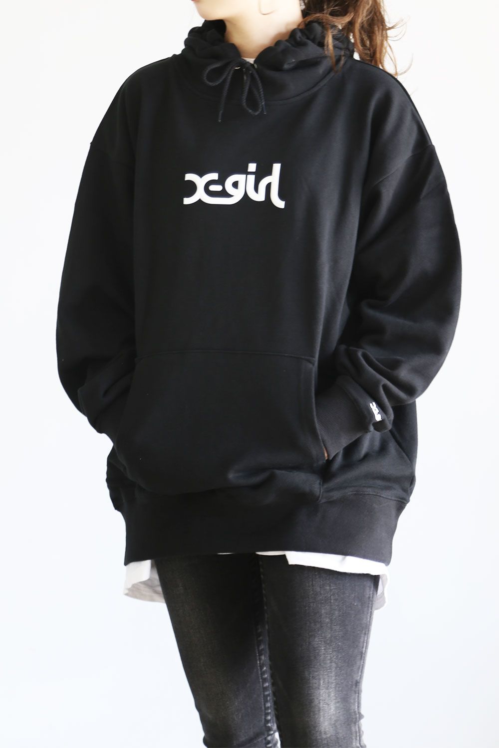 X-girl - THICK RUBBER MILLS LOGO SWEAT HOODIE / ブラック | Tempt