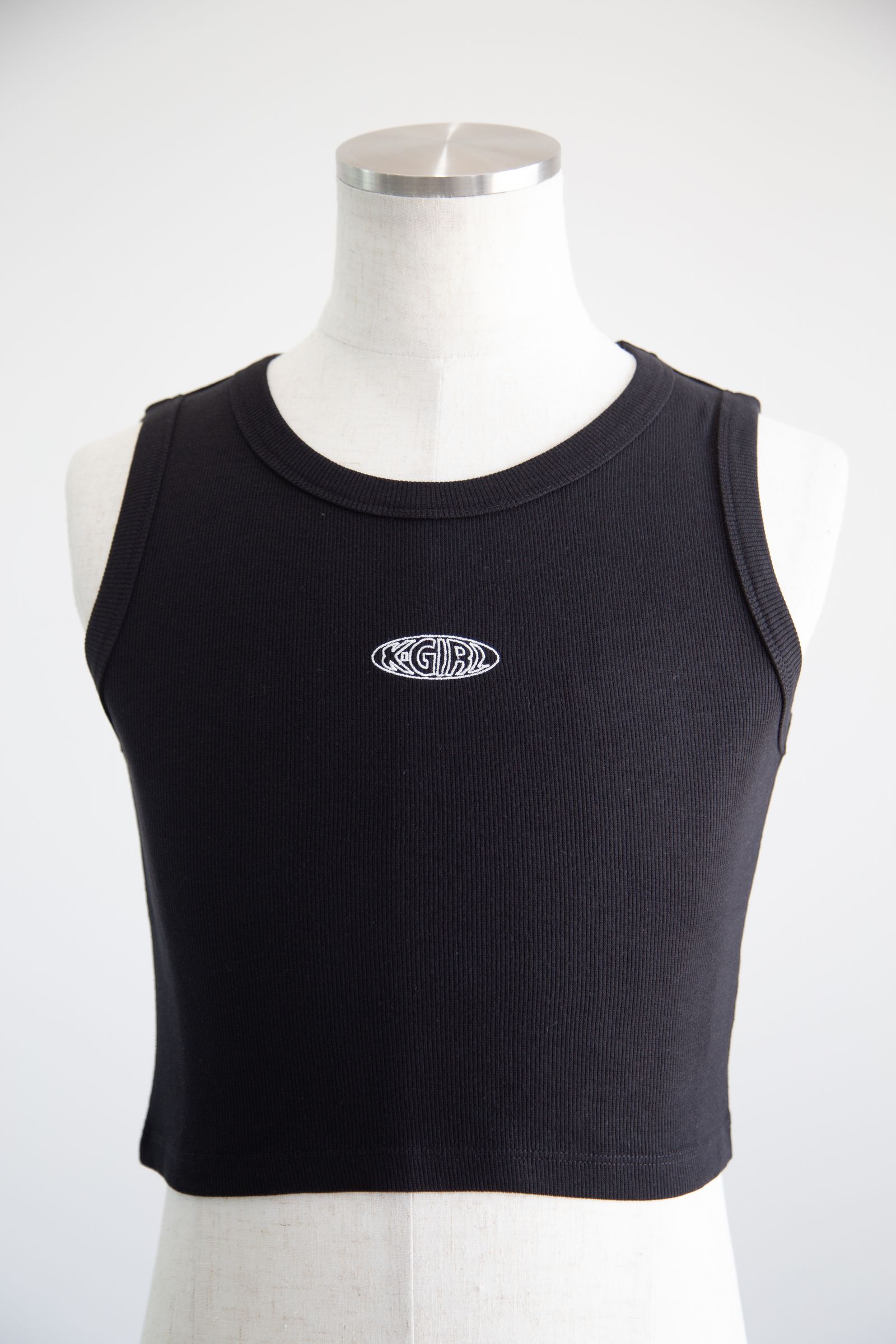 OUTLINE OVAL LOGO TANK TOP / ブラック