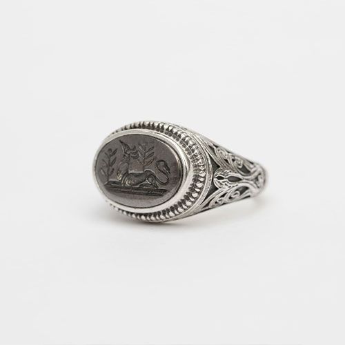 Griffin Signet Ring / GR058