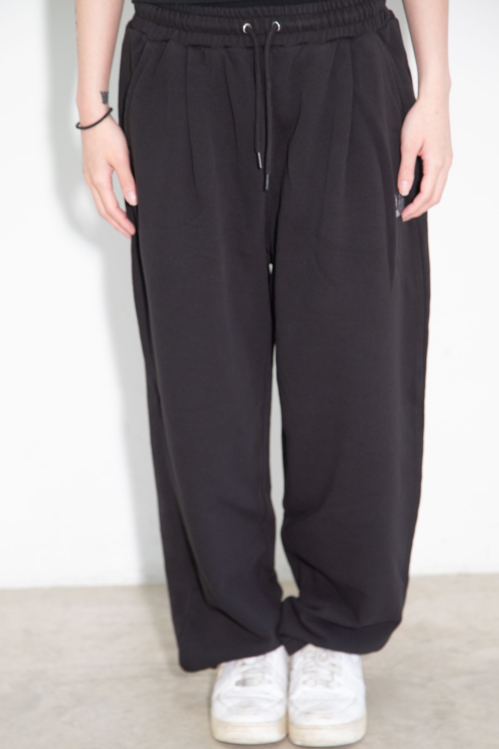 [ラスト1点 サイズM] SCRIPT LOGO SWEATPANTS / ブラック