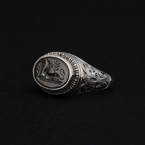 Griffin Signet Ring / GR058