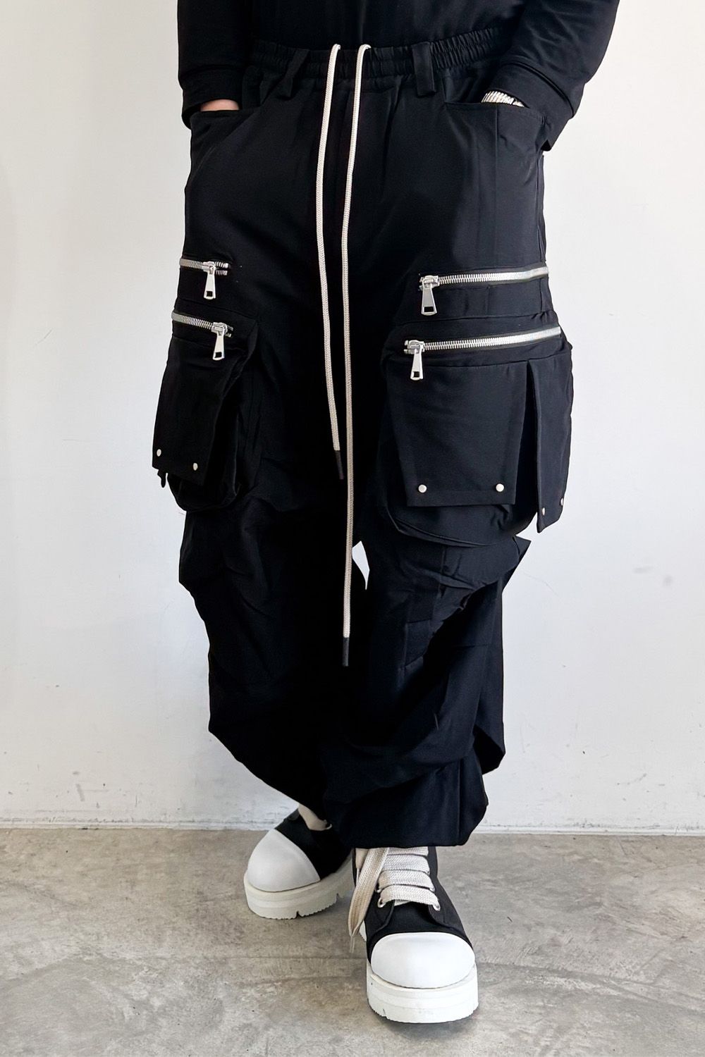 CARGO TUCK WIDE / ブラック