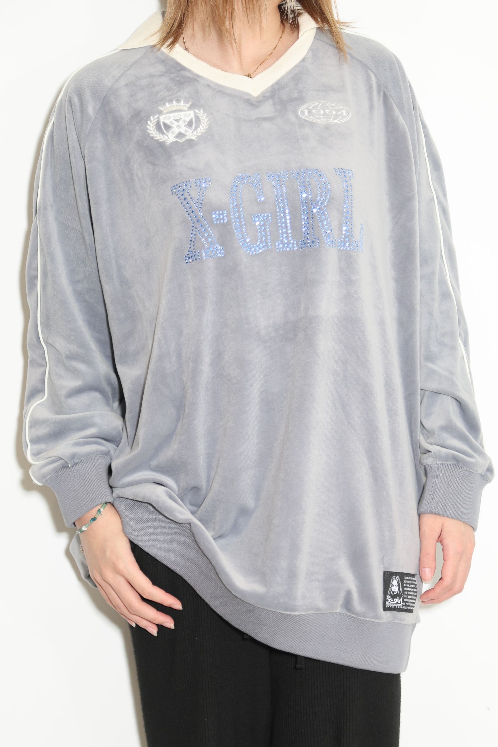 RHINESTONE LOGO VELOUR GAME SHIRT DRESS / グレー