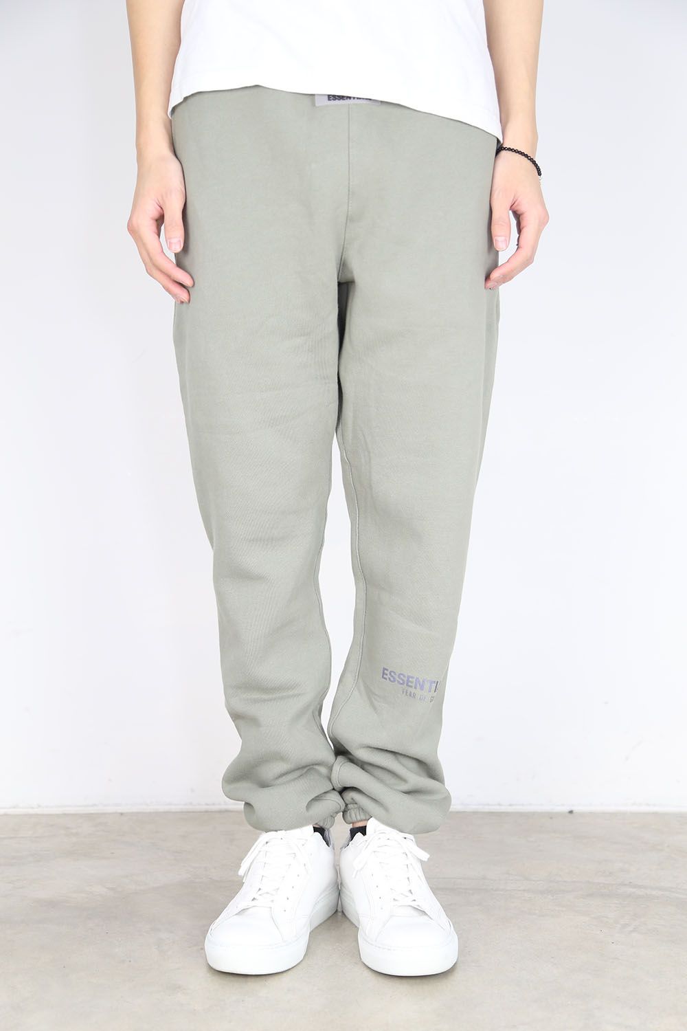 FRONT LOGO REFLECTOR SWEAT PANTS / セージ